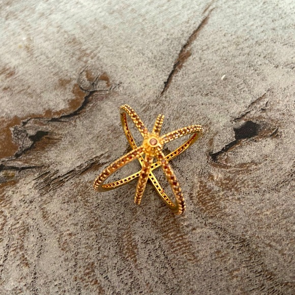 Henri Bendel Ring - Picture 4 of 4